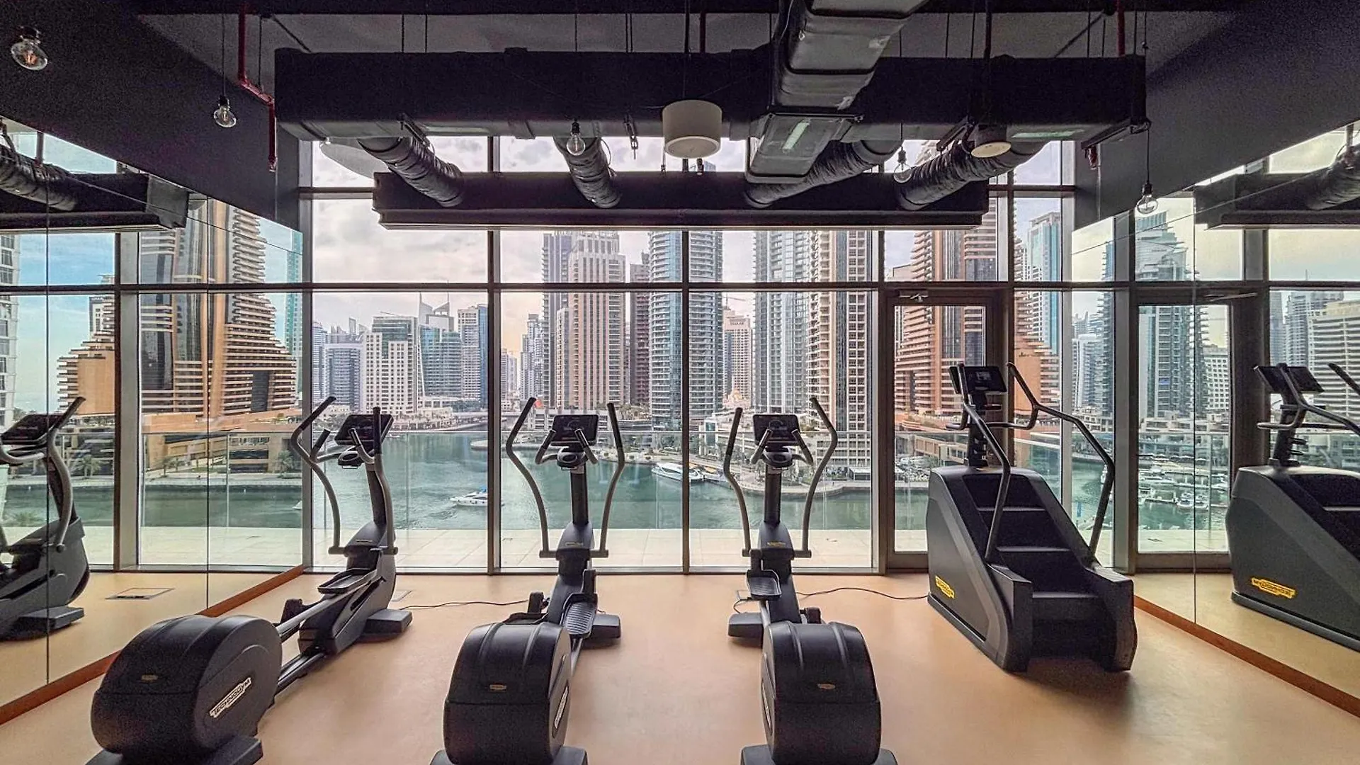 Frank Porter - Marina Gate Dubai United Arab Emirates
