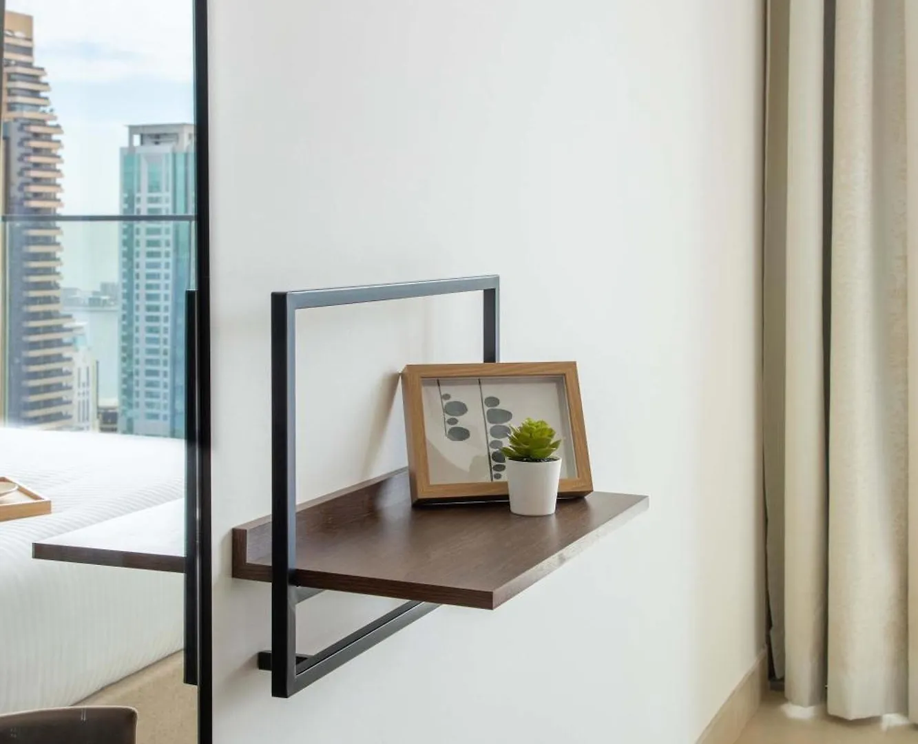 Frank Porter - Marina Gate Dubai Apartment
